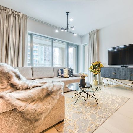 Maison Privee - Radiant Urban Retreat With Iconic Burj Khalifa Vws دبي المظهر الخارجي الصورة