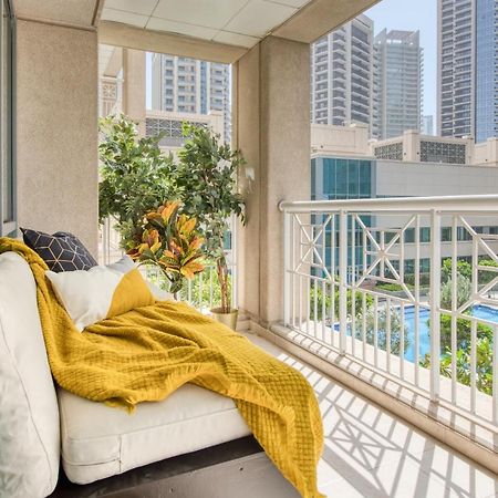 Maison Privee - Radiant Urban Retreat With Iconic Burj Khalifa Vws دبي المظهر الخارجي الصورة