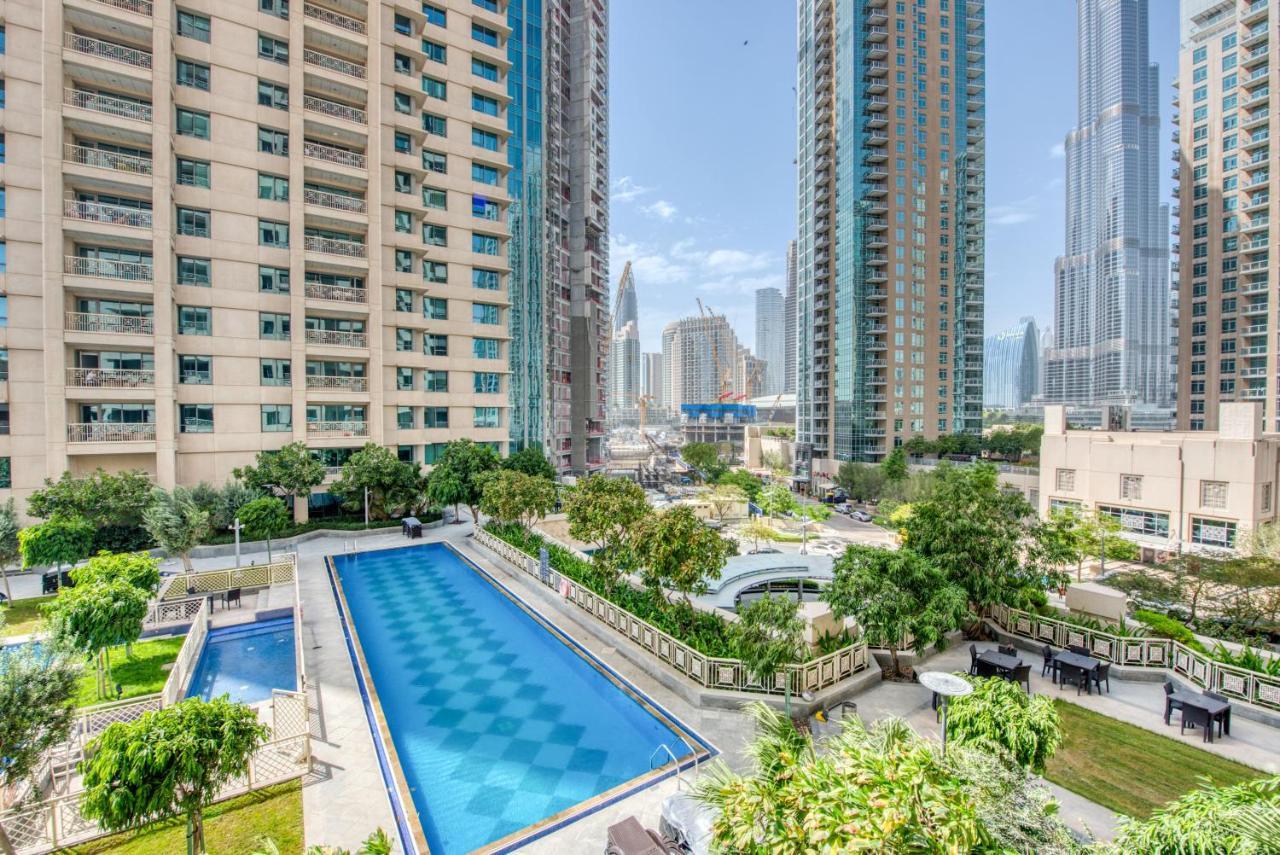 Maison Privee - Radiant Urban Retreat With Iconic Burj Khalifa Vws دبي المظهر الخارجي الصورة