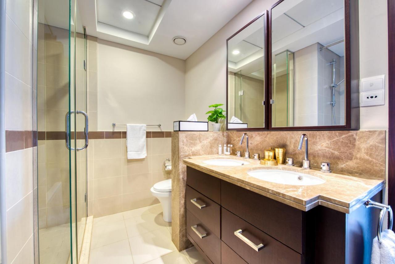 Maison Privee - Radiant Urban Retreat With Iconic Burj Khalifa Vws دبي المظهر الخارجي الصورة
