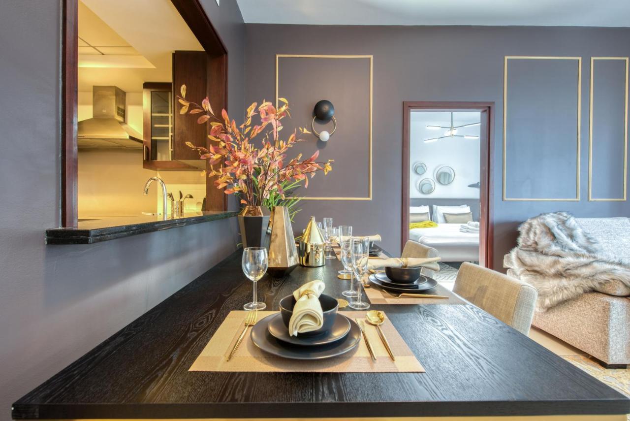 Maison Privee - Radiant Urban Retreat With Iconic Burj Khalifa Vws دبي المظهر الخارجي الصورة