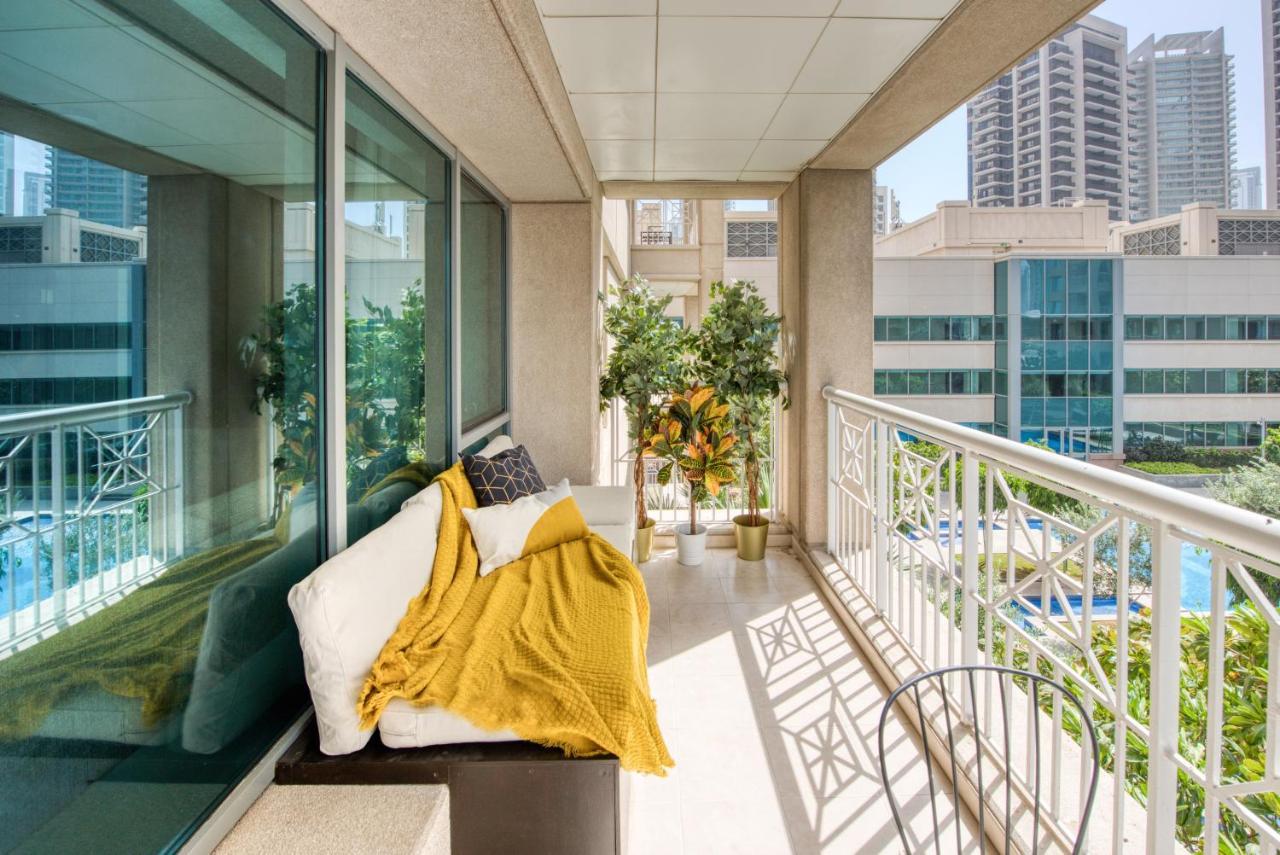 Maison Privee - Radiant Urban Retreat With Iconic Burj Khalifa Vws دبي المظهر الخارجي الصورة