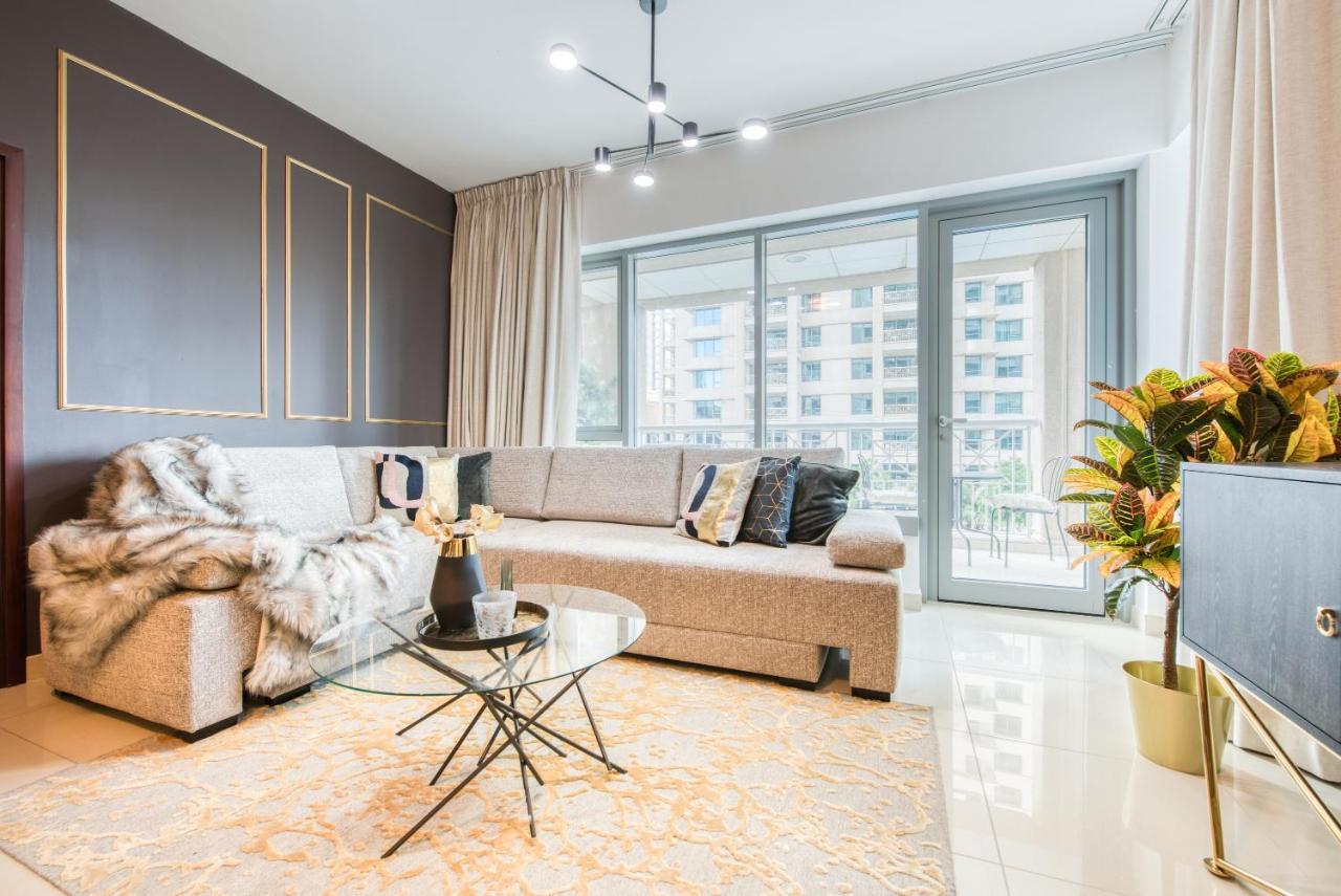 Maison Privee - Radiant Urban Retreat With Iconic Burj Khalifa Vws دبي المظهر الخارجي الصورة