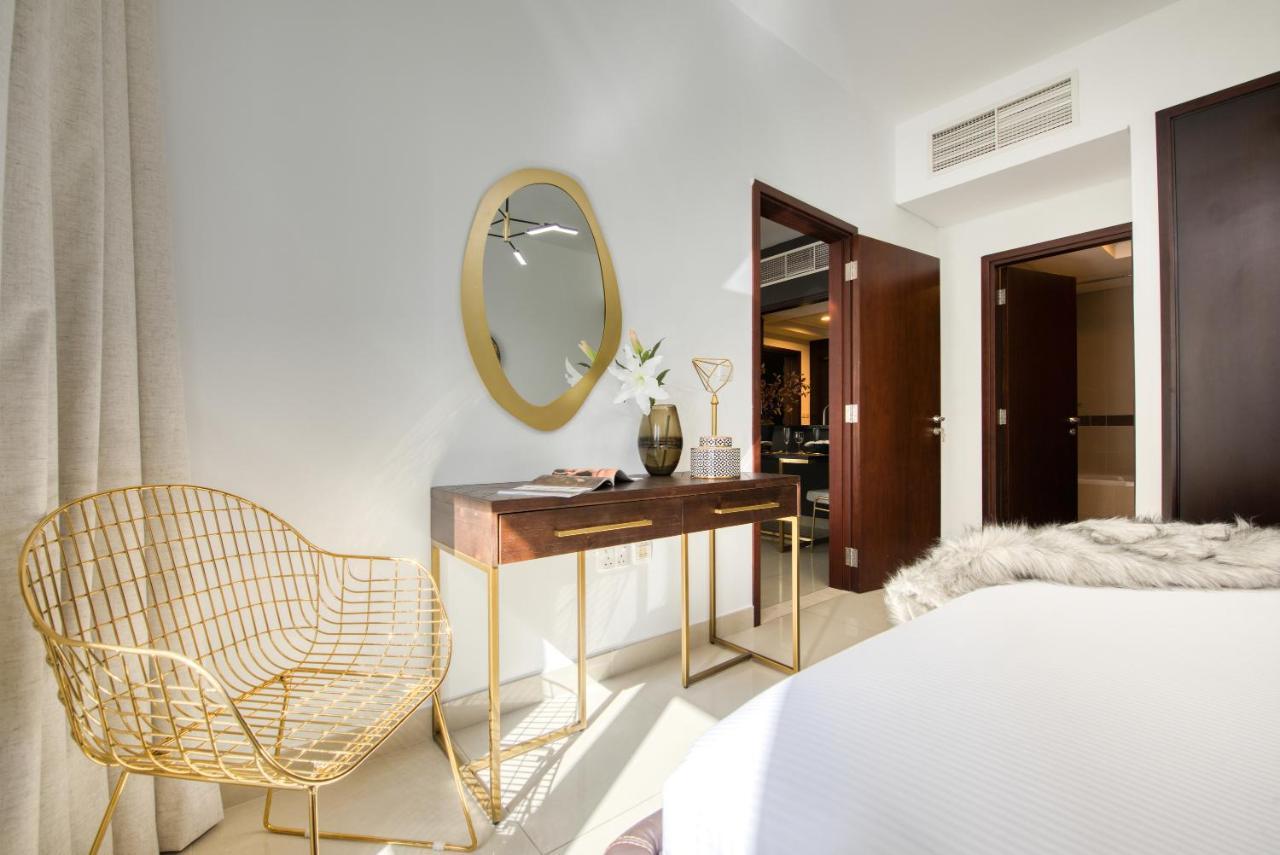 Maison Privee - Radiant Urban Retreat With Iconic Burj Khalifa Vws دبي المظهر الخارجي الصورة