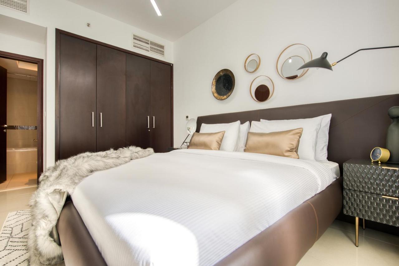 Maison Privee - Radiant Urban Retreat With Iconic Burj Khalifa Vws دبي المظهر الخارجي الصورة