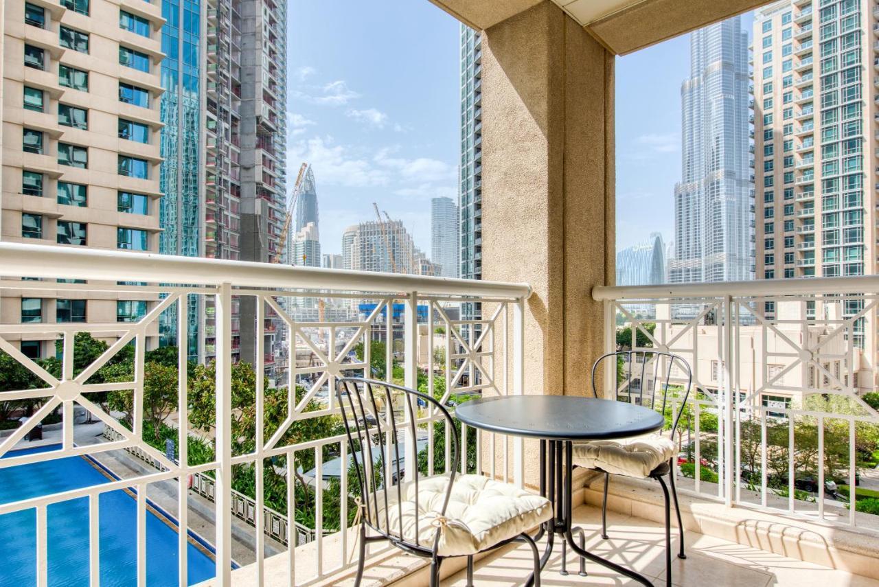 Maison Privee - Radiant Urban Retreat With Iconic Burj Khalifa Vws دبي المظهر الخارجي الصورة