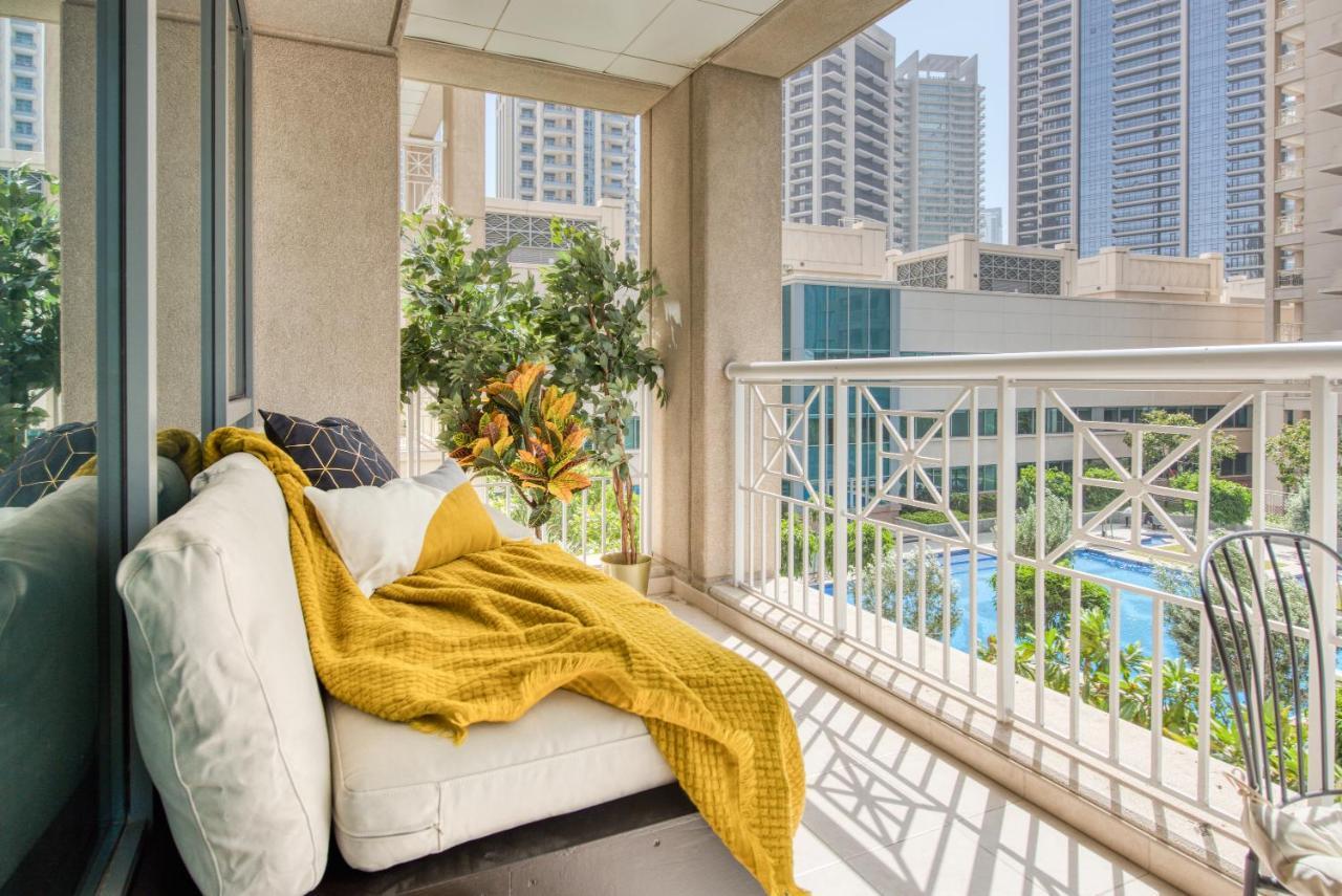 Maison Privee - Radiant Urban Retreat With Iconic Burj Khalifa Vws دبي المظهر الخارجي الصورة